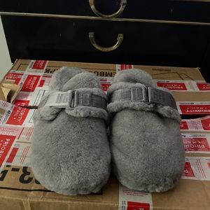 NEW UGG Fluff IT Slippers Sandals Gray Grey SLIP ON Shearling MENS